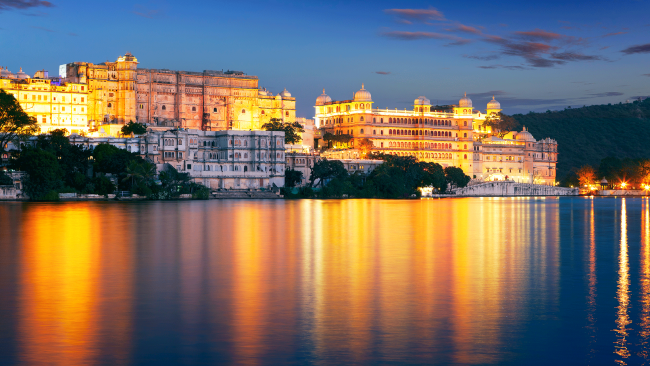 lake pichola